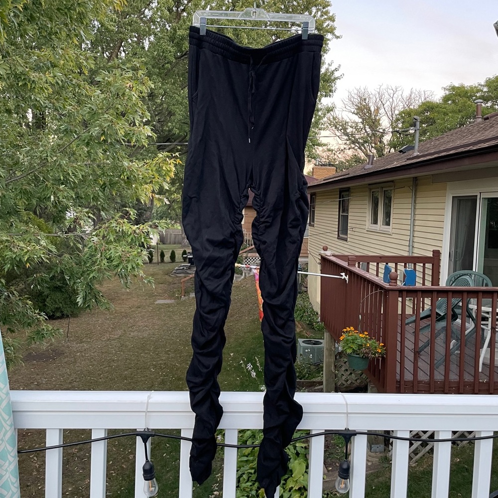 FashionNova black sweatpants